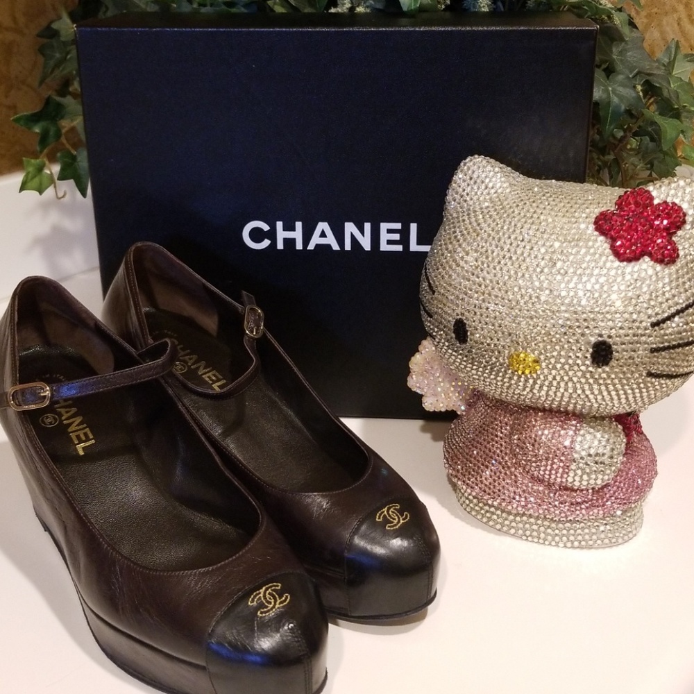💖Host Pick💖 Chanel Dark Brown/Black Pumps